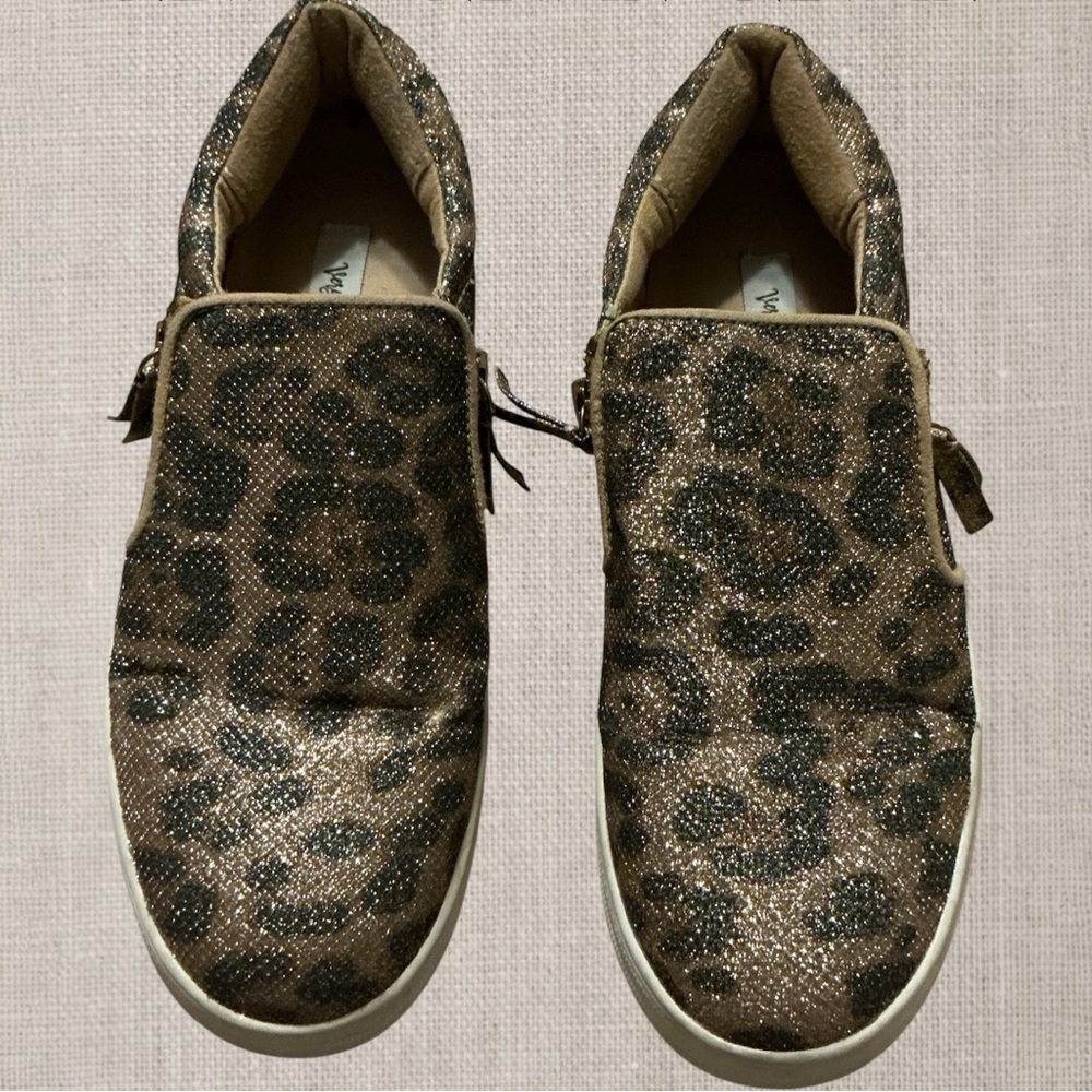 🌸Very G Shimmery Leopard Print Slip-On Sneakers